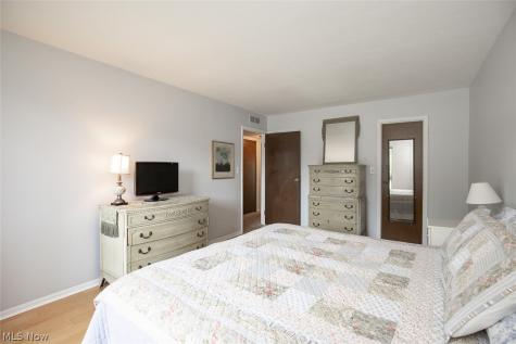 1105 Canyon View Road Sagamore Hills OH 44067