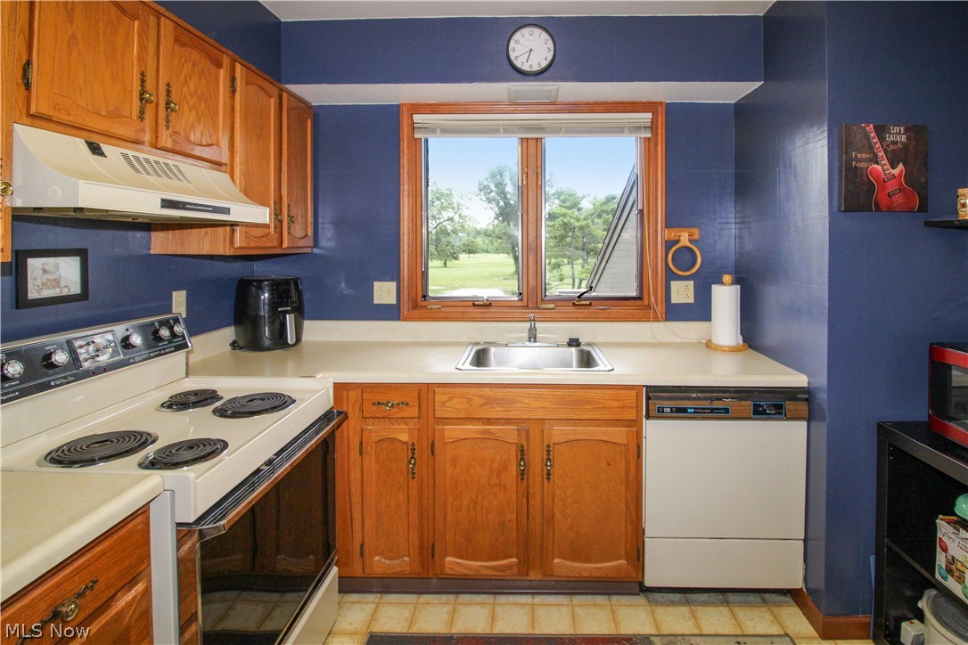 2594 E Sun Valley Drive Port Clinton OH 43452