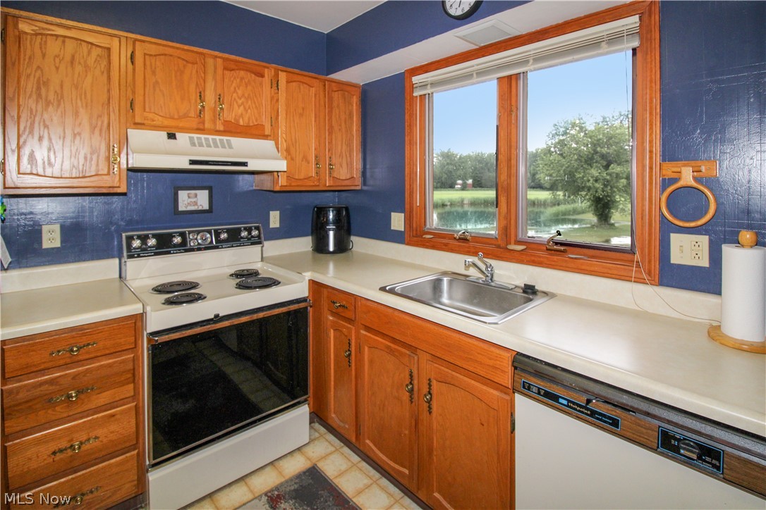 2594 E Sun Valley Drive Port Clinton OH 43452