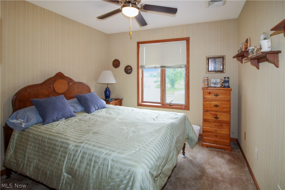 2594 E Sun Valley Drive Port Clinton OH 43452