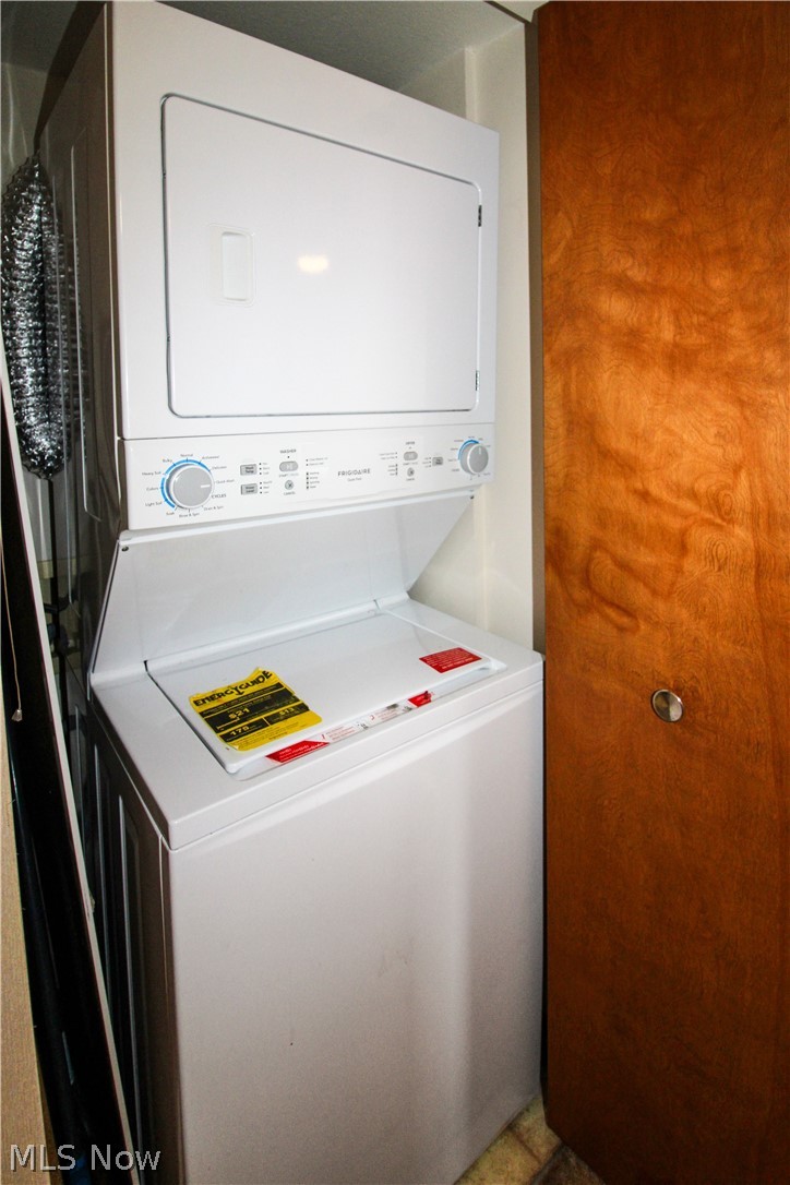 2594 E Sun Valley Drive Port Clinton OH 43452