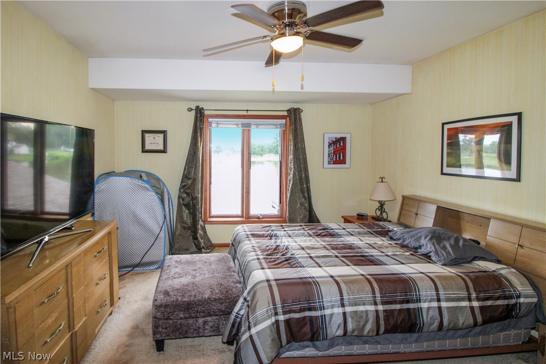 2594 E Sun Valley Drive Port Clinton OH 43452