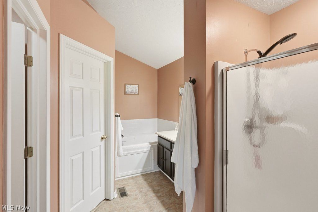 581 Azalea Circle Northfield OH 44067