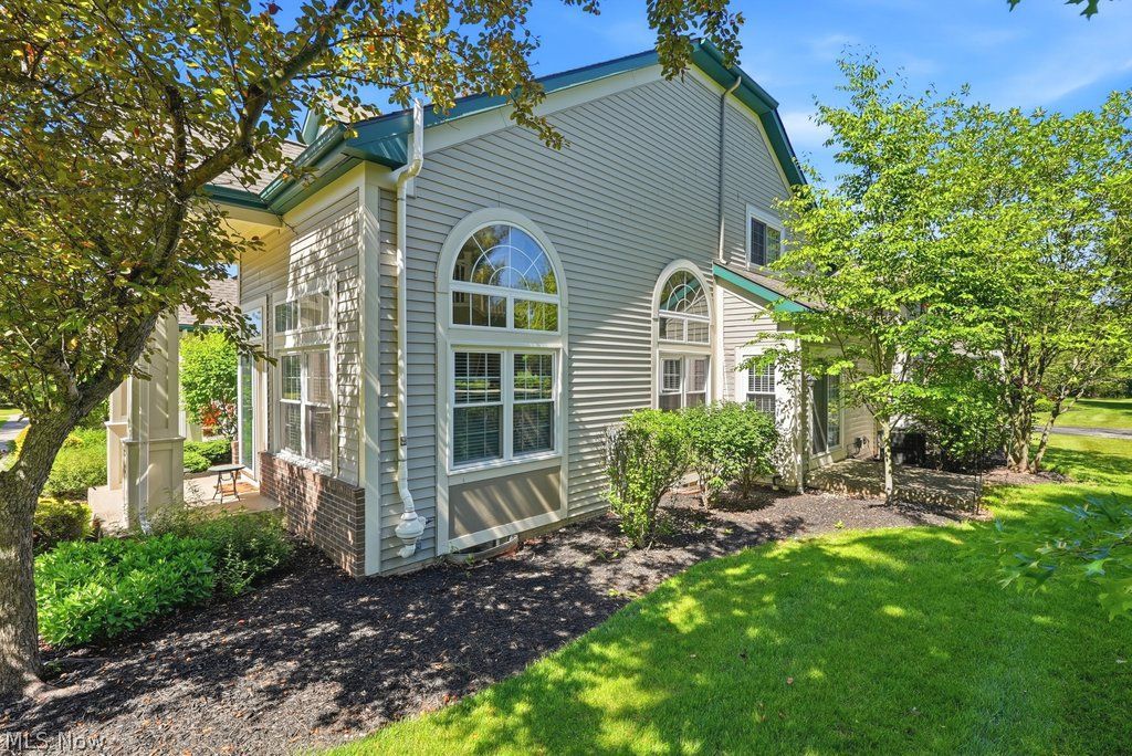 581 Azalea Circle Northfield OH 44067