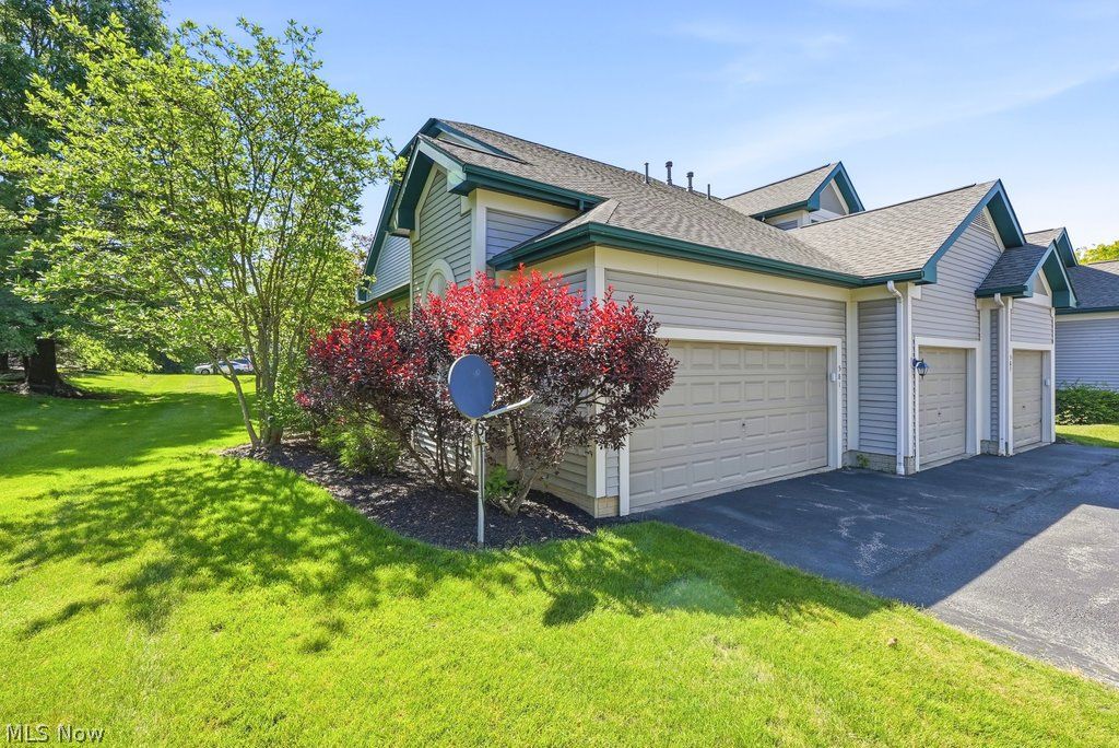 581 Azalea Circle Northfield OH 44067