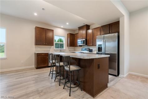 342 E Reno Drive Louisville OH 44641