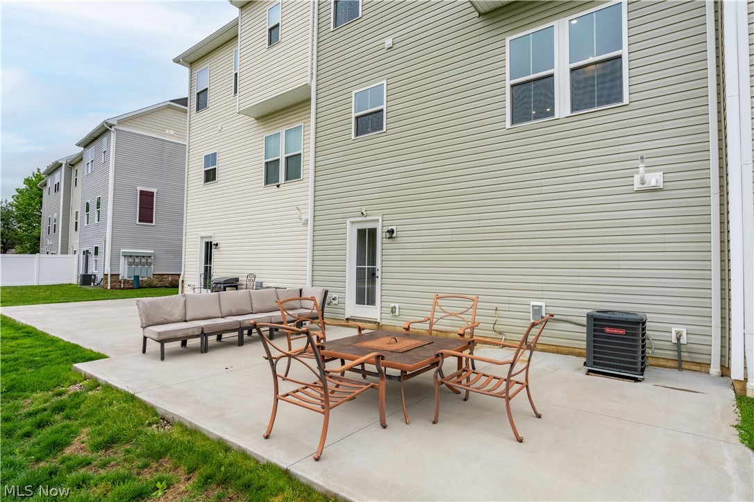 342 E Reno Drive Louisville OH 44641
