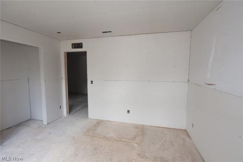 5090 Shepherds Glen Willoughby OH 44094