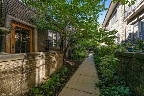 2469 Overlook Road Cleveland Heights OH 44106