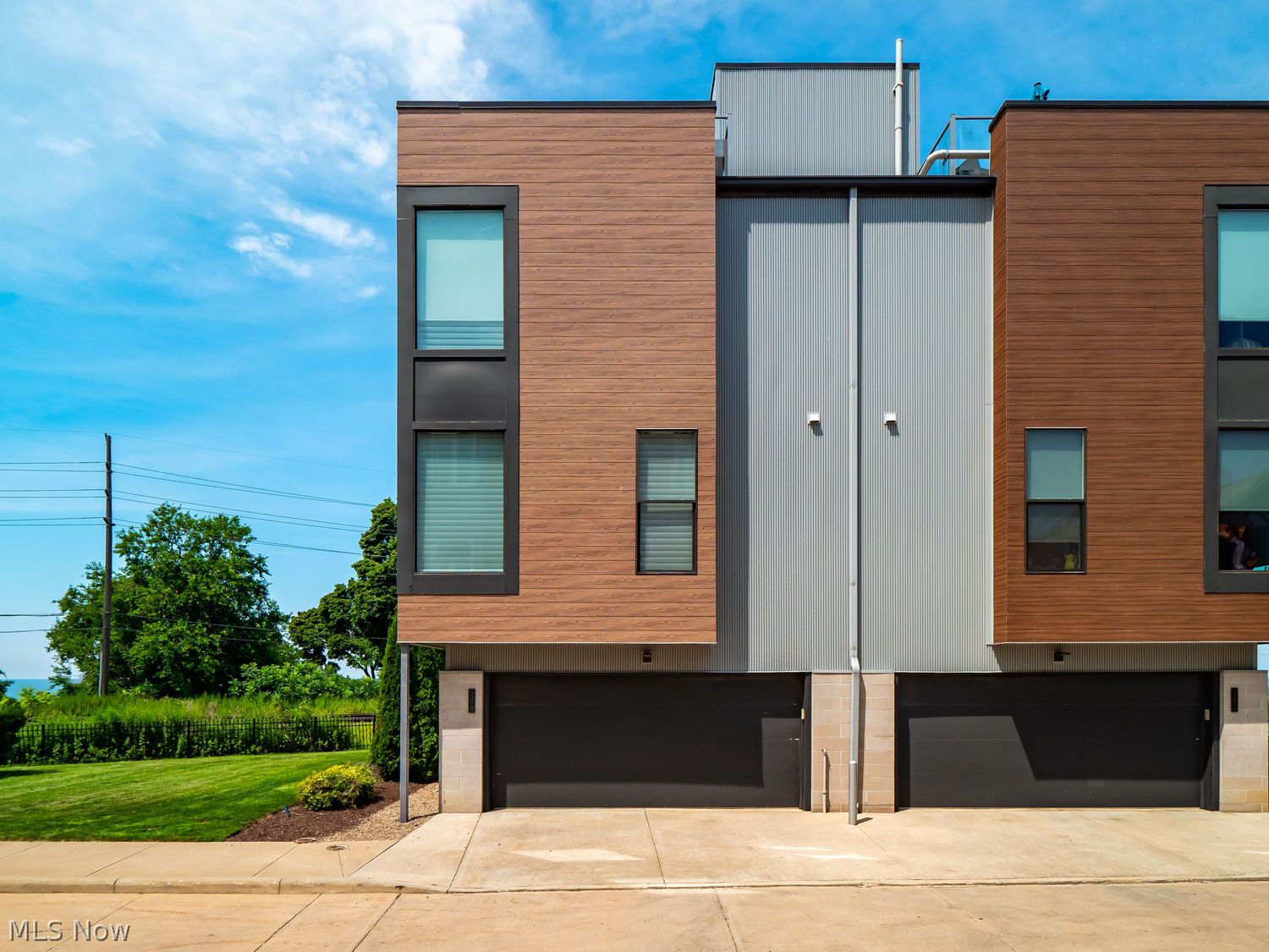1218 W 74th Street Cleveland OH 44102
