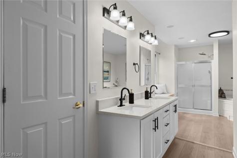 35 Sunset Cove Circle Eastlake OH 44095