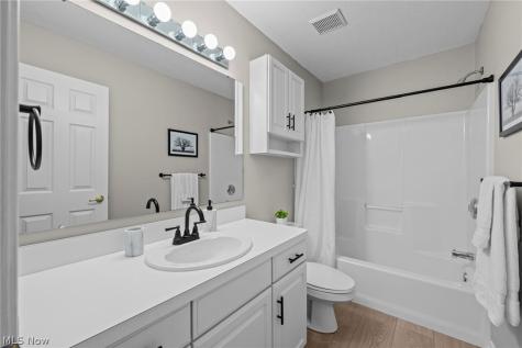 35 Sunset Cove Circle Eastlake OH 44095