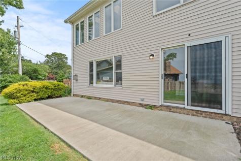 35 Sunset Cove Circle Eastlake OH 44095