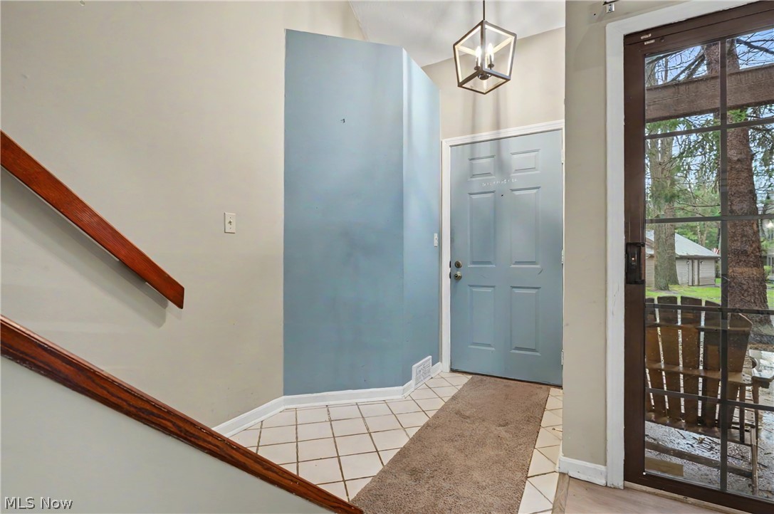 1323 Red Tail Hawk Court Youngstown OH 44512