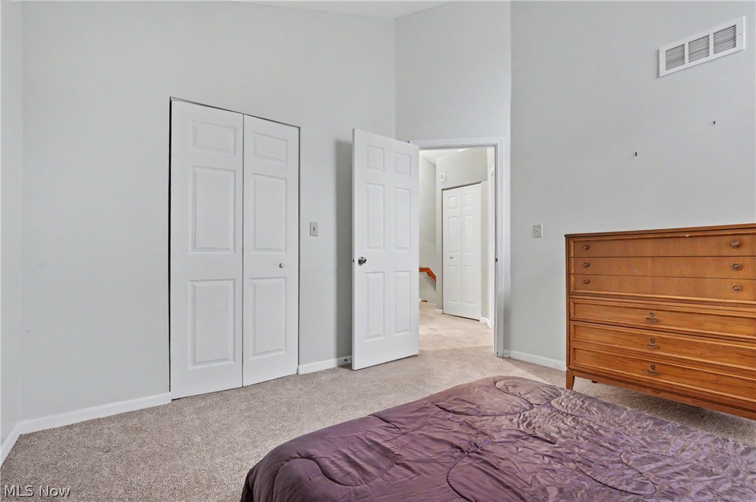 1323 Red Tail Hawk Court Youngstown OH 44512