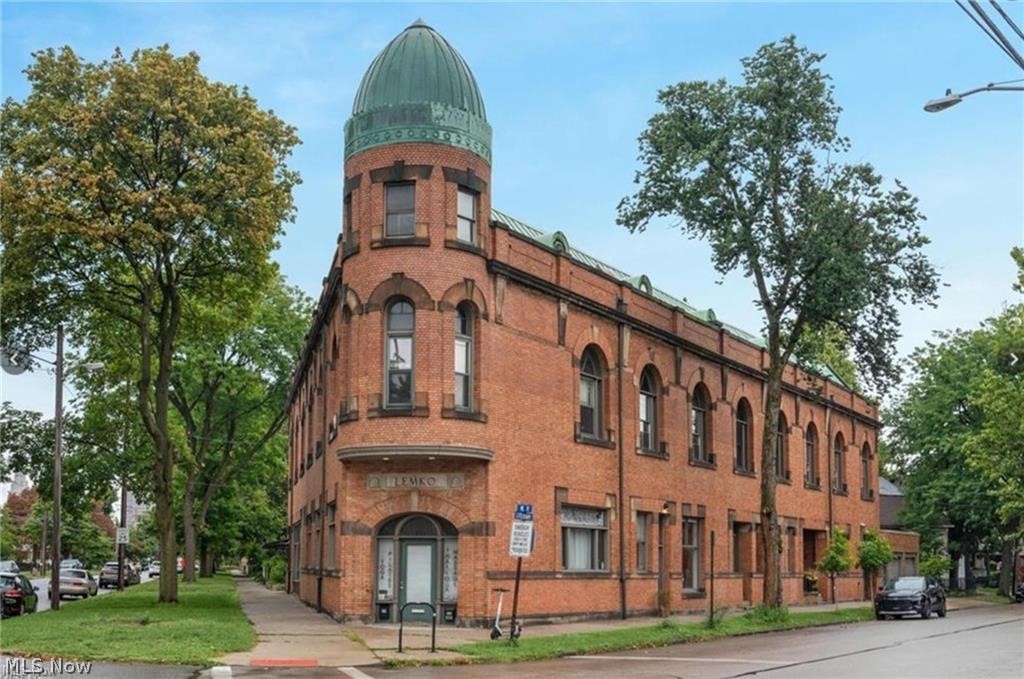 2337 W 11th Street Cleveland OH 44113