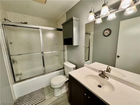 9570 Cove Drive North Royalton OH 44133
