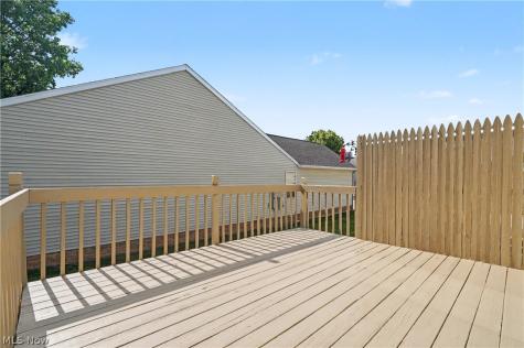 3196 Mariners Island Drive NW Canton OH 44708