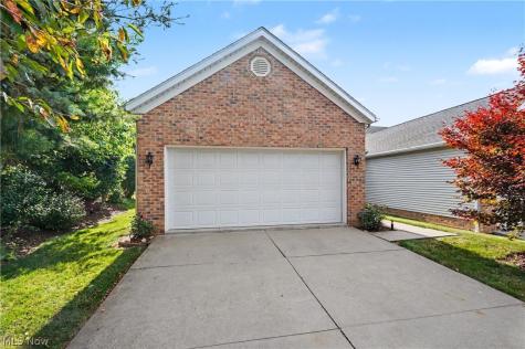 3196 Mariners Island Drive NW Canton OH 44708
