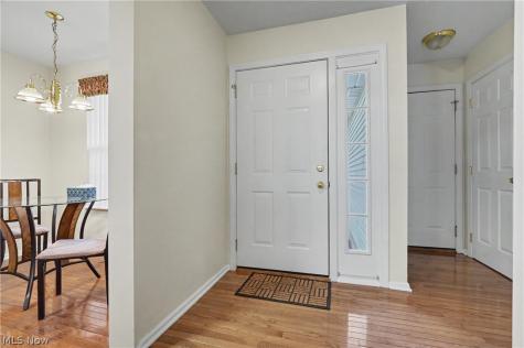 3196 Mariners Island Drive NW Canton OH 44708