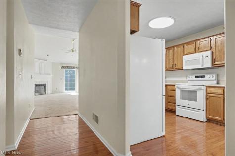3196 Mariners Island Drive NW Canton OH 44708