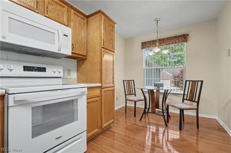 3196 Mariners Island Drive NW Canton OH 44708