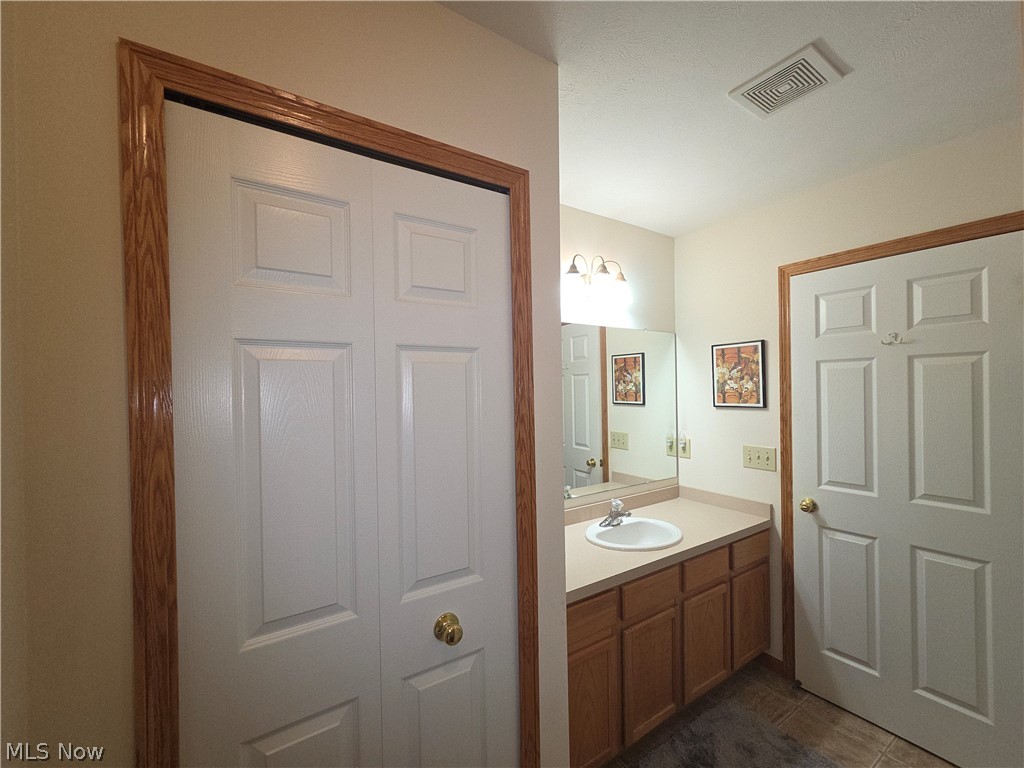 725 Coralberry Lane Madison OH 44057