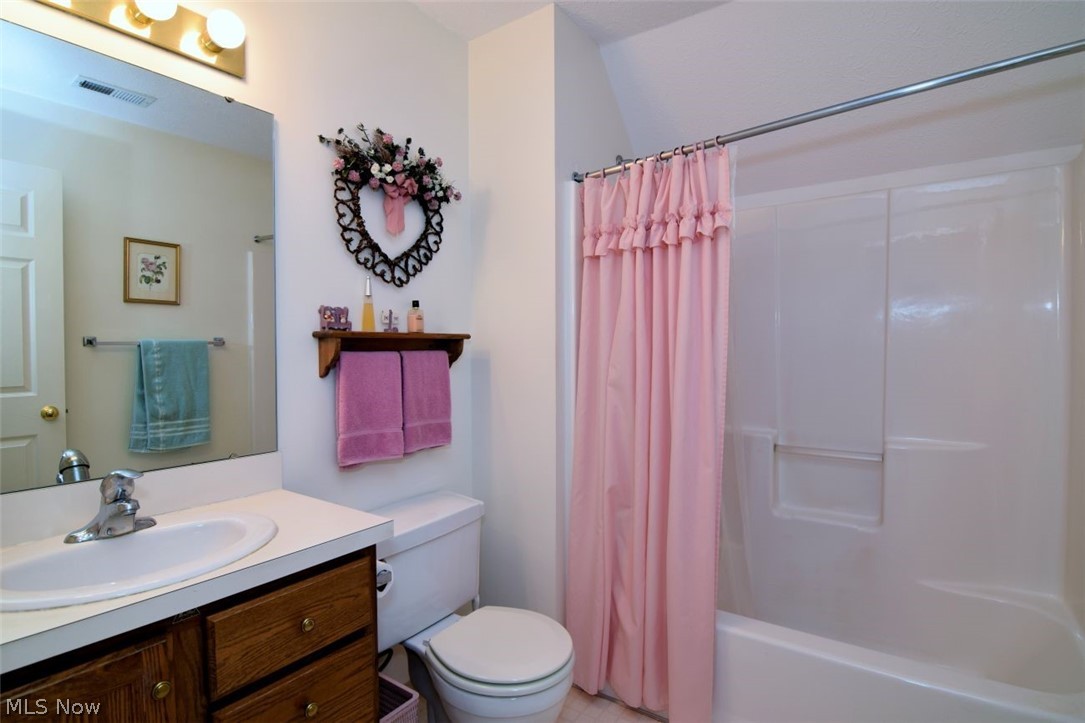 93 Dover Place Lane Northfield OH 44067