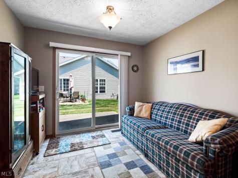 112 Newport Court Elyria OH 44035