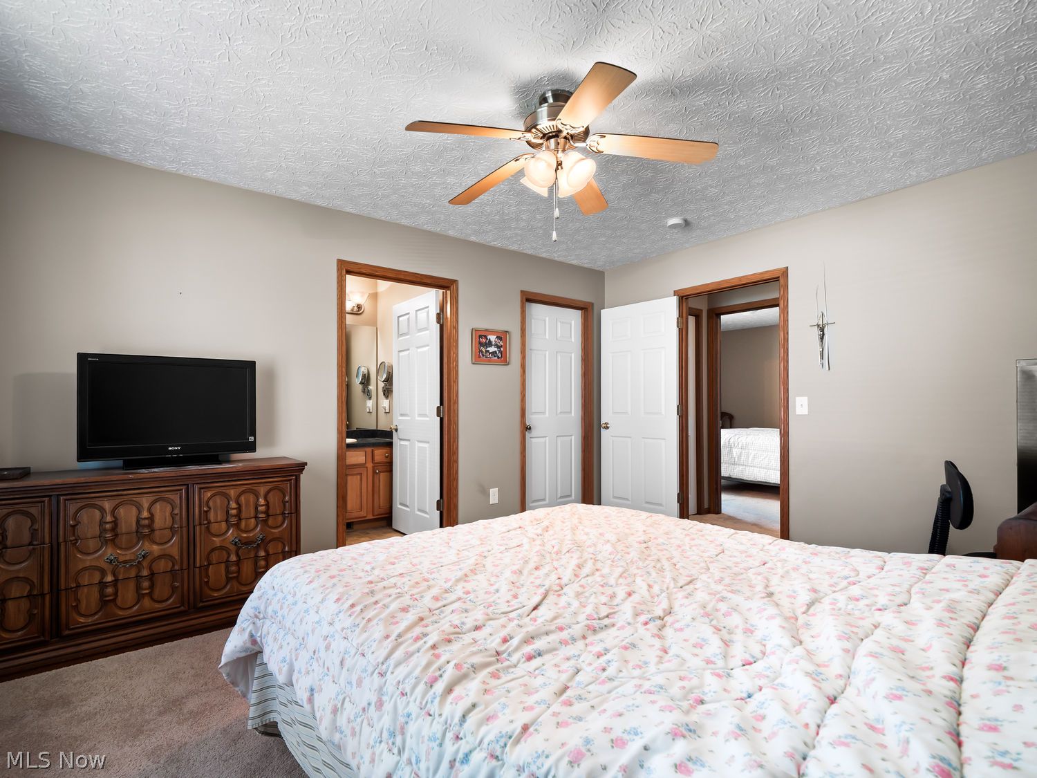 112 Newport Court Elyria OH 44035