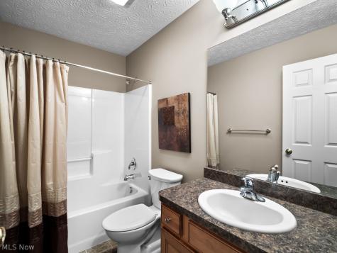 112 Newport Court Elyria OH 44035