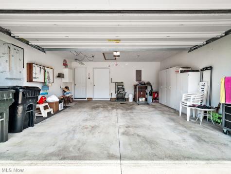 112 Newport Court Elyria OH 44035