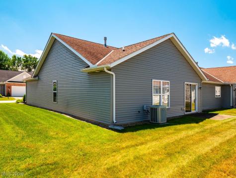 112 Newport Court Elyria OH 44035