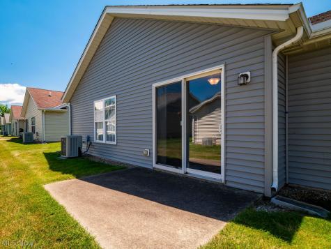112 Newport Court Elyria OH 44035