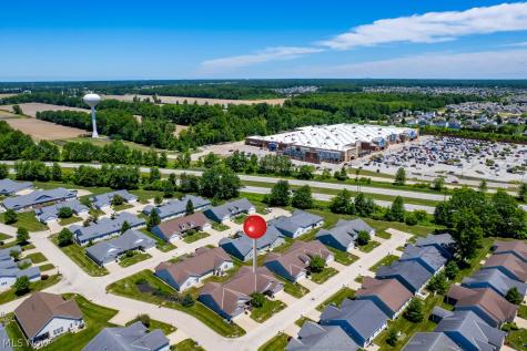 112 Newport Court Elyria OH 44035
