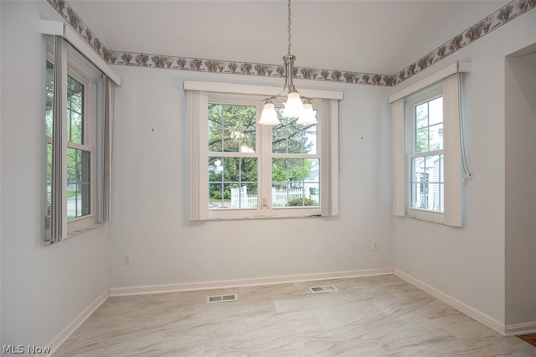 390 Vista Lane Aurora OH 44202