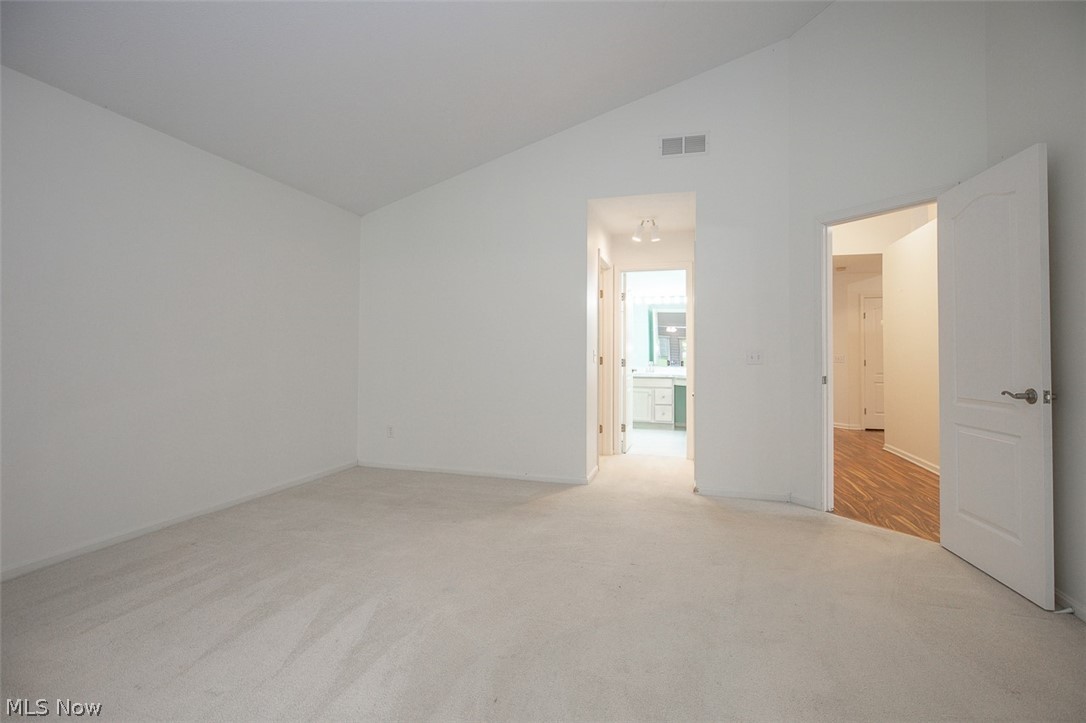 390 Vista Lane Aurora OH 44202