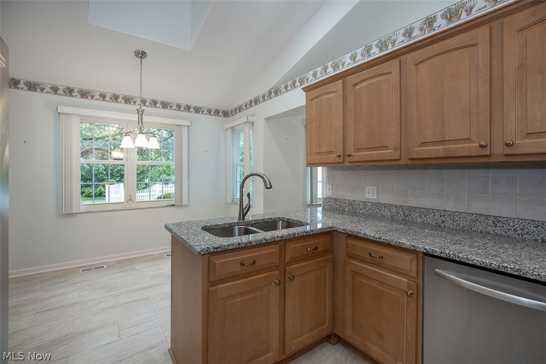 390 Vista Lane Aurora OH 44202