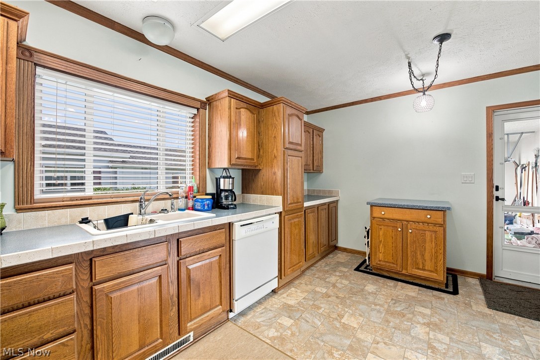 151 Orion Drive NW Dover OH 44622