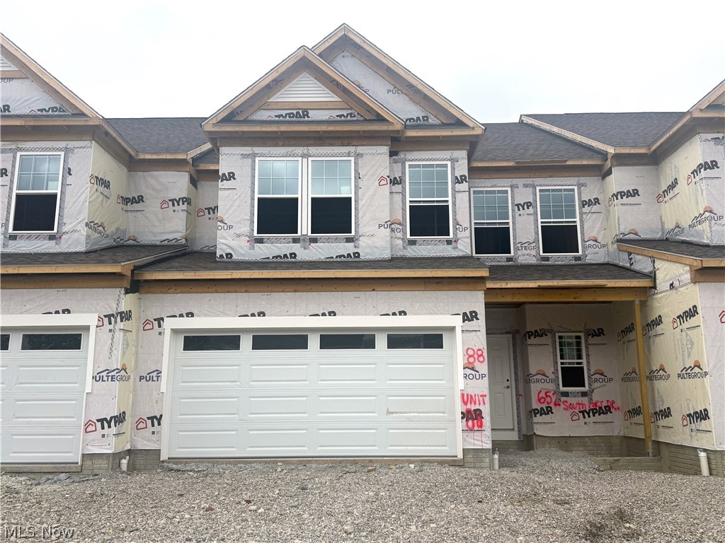 652 South Port Avon Lake OH 44012