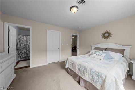 2469 Waterford Pointe Drive Kent OH 44240