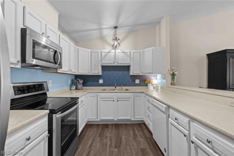 2469 Waterford Pointe Drive Kent OH 44240