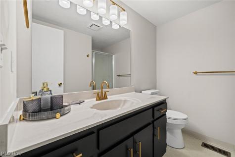 132 Kimrose Lane Broadview Heights OH 44147