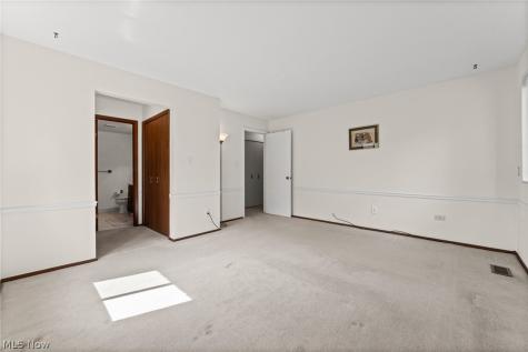 132 Kimrose Lane Broadview Heights OH 44147