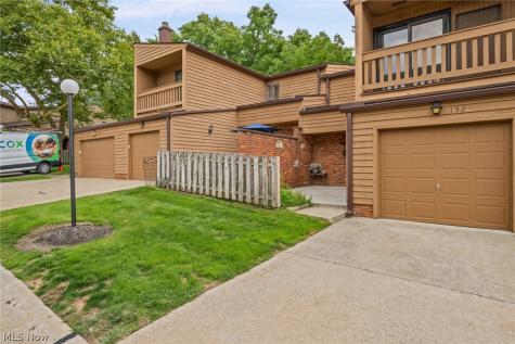 132 Kimrose Lane Broadview Heights OH 44147