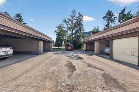 9956 Johnnycake Ridge Road Painesville OH 44077