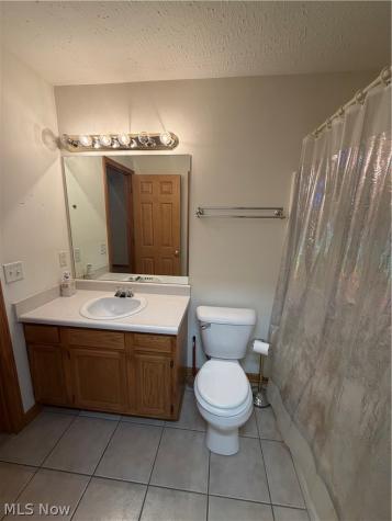 1437 Waters Edge Drive Akron OH 44313