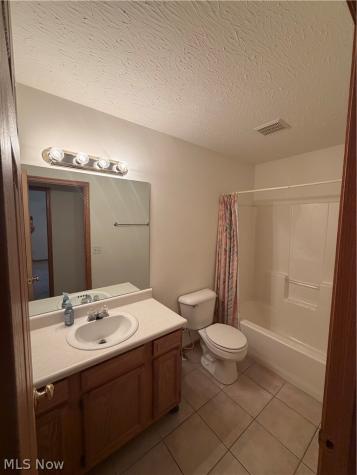 1437 Waters Edge Drive Akron OH 44313