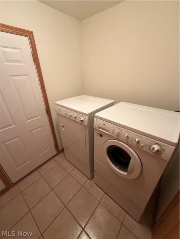 1437 Waters Edge Drive Akron OH 44313