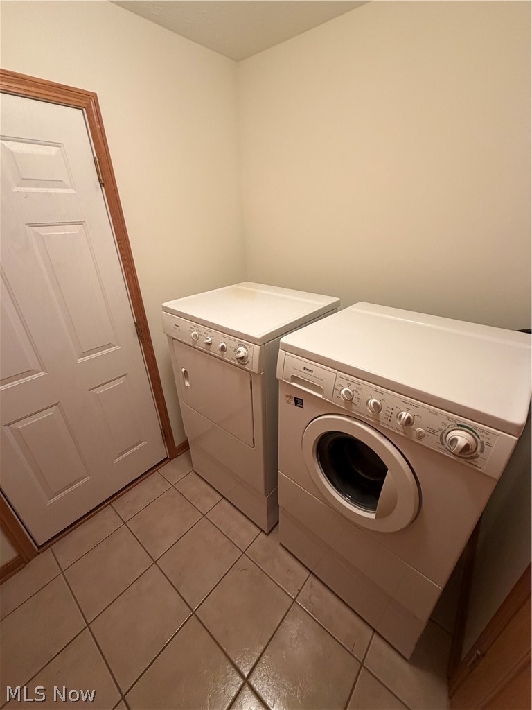 1437 Waters Edge Drive Akron OH 44313